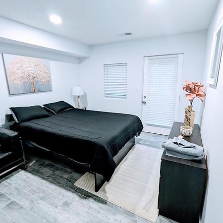 Luxurious 3 Bedroom Apt With A Beautiful Balcony Washington Phòng bức ảnh