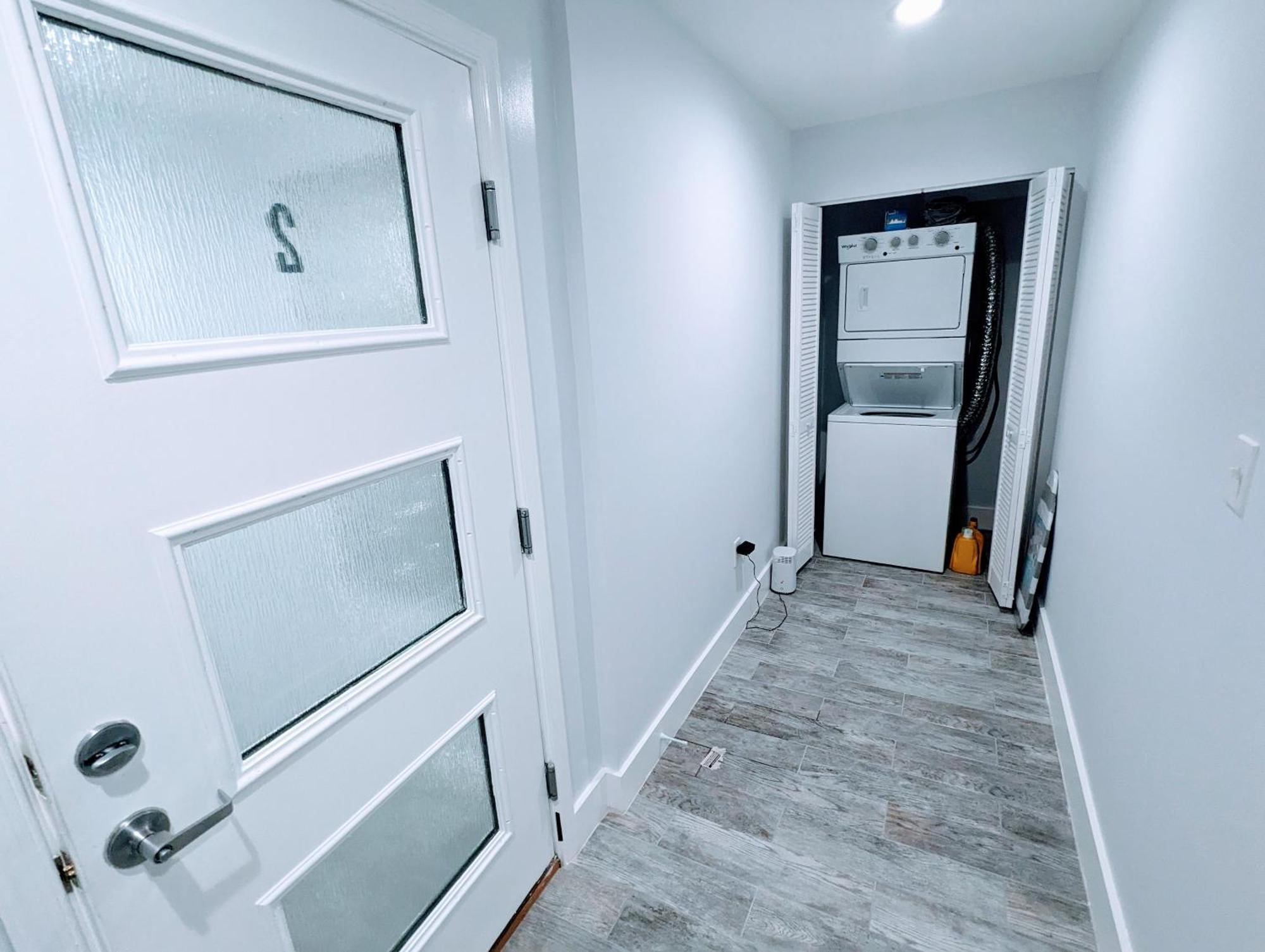 Luxurious 3 Bedroom Apt With A Beautiful Balcony Washington Phòng bức ảnh