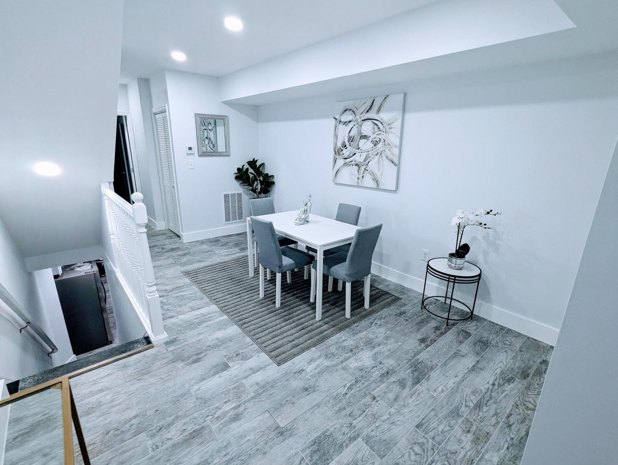 Luxurious 3 Bedroom Apt With A Beautiful Balcony Washington Phòng bức ảnh