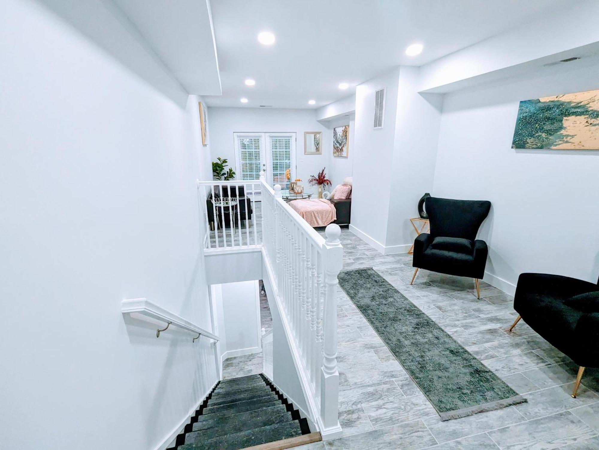 Luxurious 3 Bedroom Apt With A Beautiful Balcony Washington Phòng bức ảnh