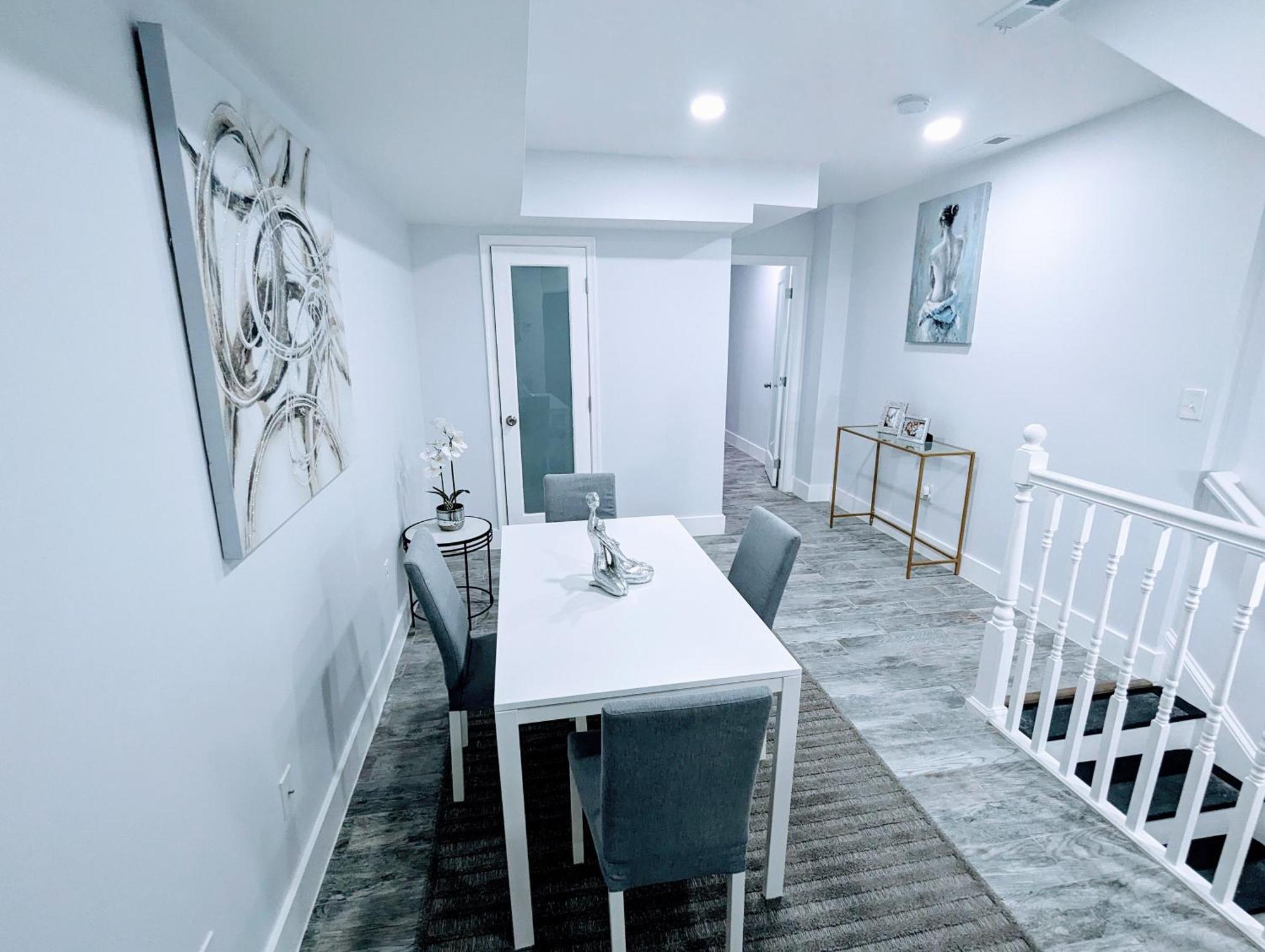 Luxurious 3 Bedroom Apt With A Beautiful Balcony Washington Phòng bức ảnh