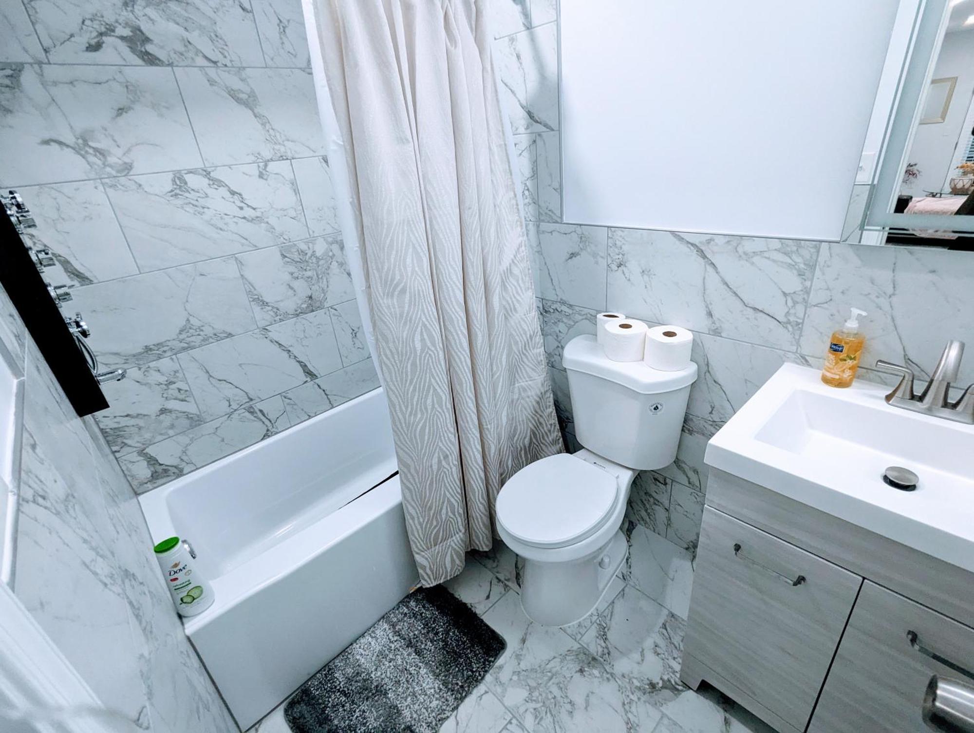 Luxurious 3 Bedroom Apt With A Beautiful Balcony Washington Phòng bức ảnh